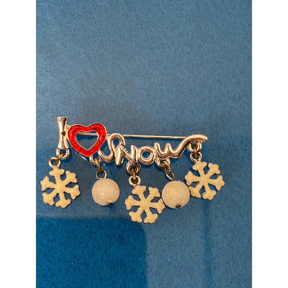 "I ❤ Snow" Bar Pin/Brooch with Charms. Holiday/Christmas/Winter. - Picture 7 of 8